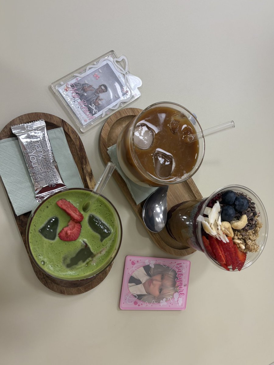 iverryu's tweet image. ꒰ა︵  𝒹ℴ 𝒾 𝓈𝓅ℯ𝓃𝒹 𝓉ℴℴ 𝓂𝓊𝒸𝒽 𝓉𝒾𝓂ℯ 𝒾𝓃 𝒸𝒶𝒻é𝓈? 🎐 ۶ৎ