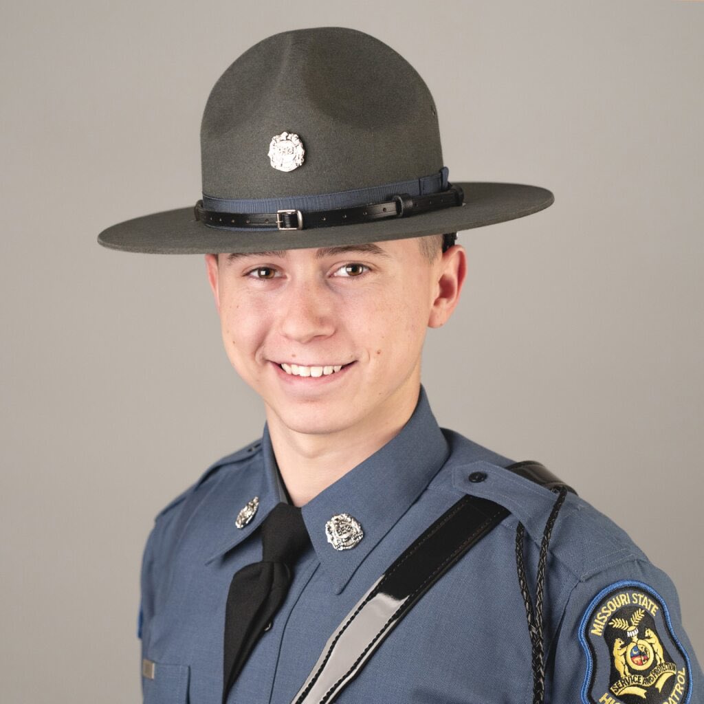 MSHPTrooperE's tweet image. Capt. Cluver is please to announce 4 new troopers have been assigned to Troop E. They will report for duty on January 5, 2026. #NewTroopers #BlueFlame💙 

notes.mshp.dps.mo.gov/si01/si01p001.…
