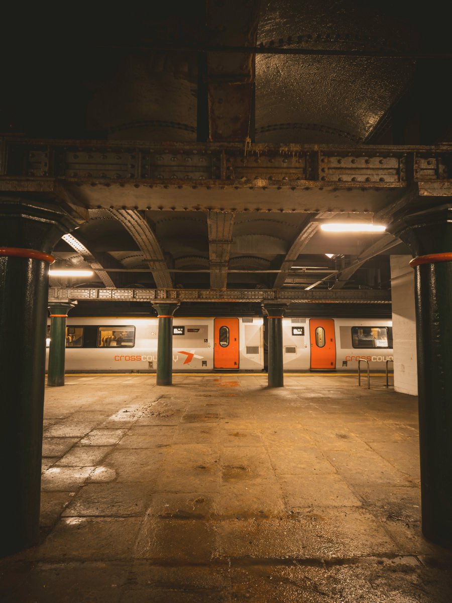 KankaMarcin's tweet photo. Day 59/365
Silence between trains.
Lines that keep moving, even when everything stands still.
Waiting is part of the journey.
#365dayphotochallenge #day59 #streetphotography #urbanmood #leadinglines #trainstation #platformlife #moodygrams #quietmoments #VisualStorytelling https://t.co/58ydfnMrDc