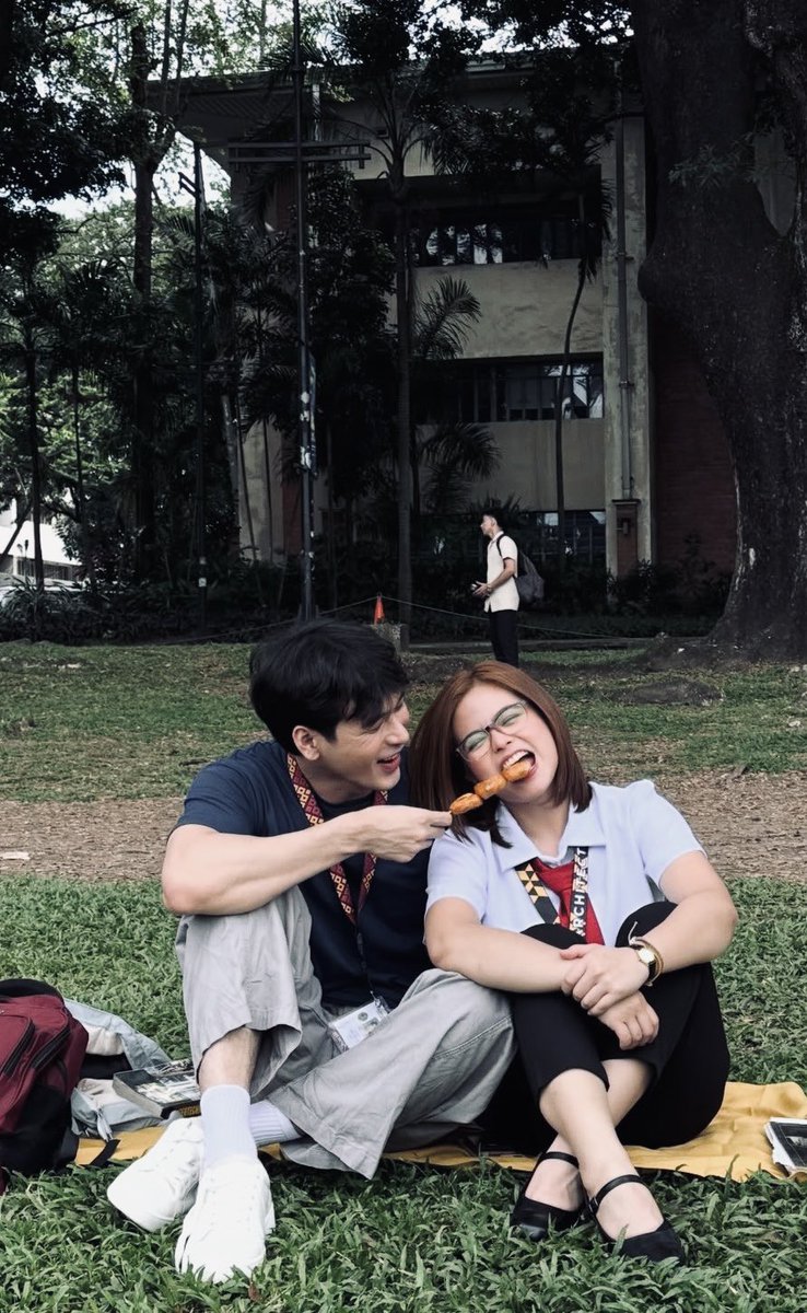 bertbeya's tweet image. — a #wilbea AU / serye wherein bianca (bea) starts a fan account for william (wilbert), the guy she rejected two years ago, just so she can talk to him again.
