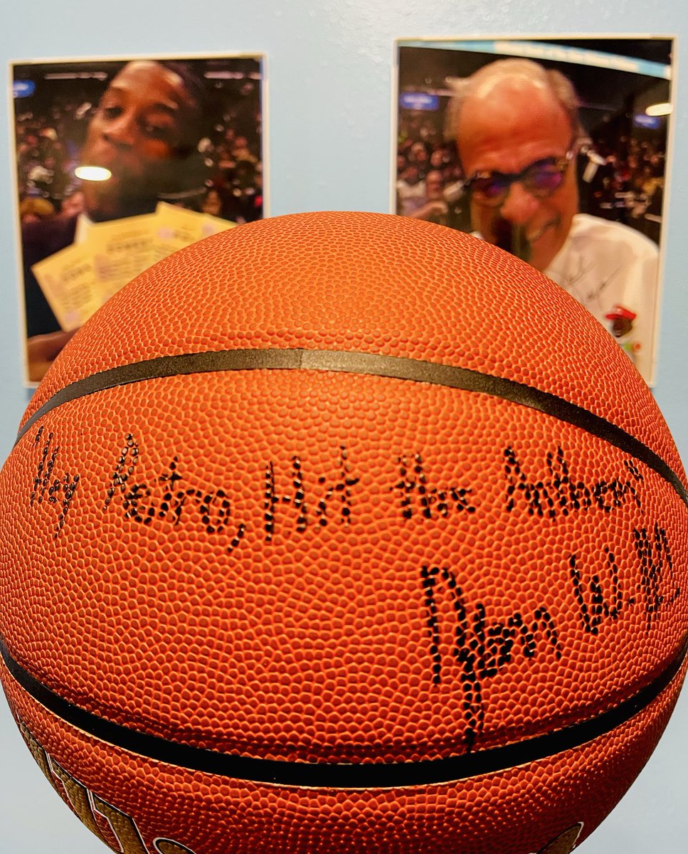 retro_pels's tweet image. “Hey Retro, Hit the Anthem” - @Zionwilliamson 

The @PelicansNBA sent me over a priceless holiday gift. Whoever curated this did a perfect job💯. Thank y’all so much ❤️🤝🎄

Imagine me realizing 30 minutes after opening that it was signed by Herb Jones too🤯🥹