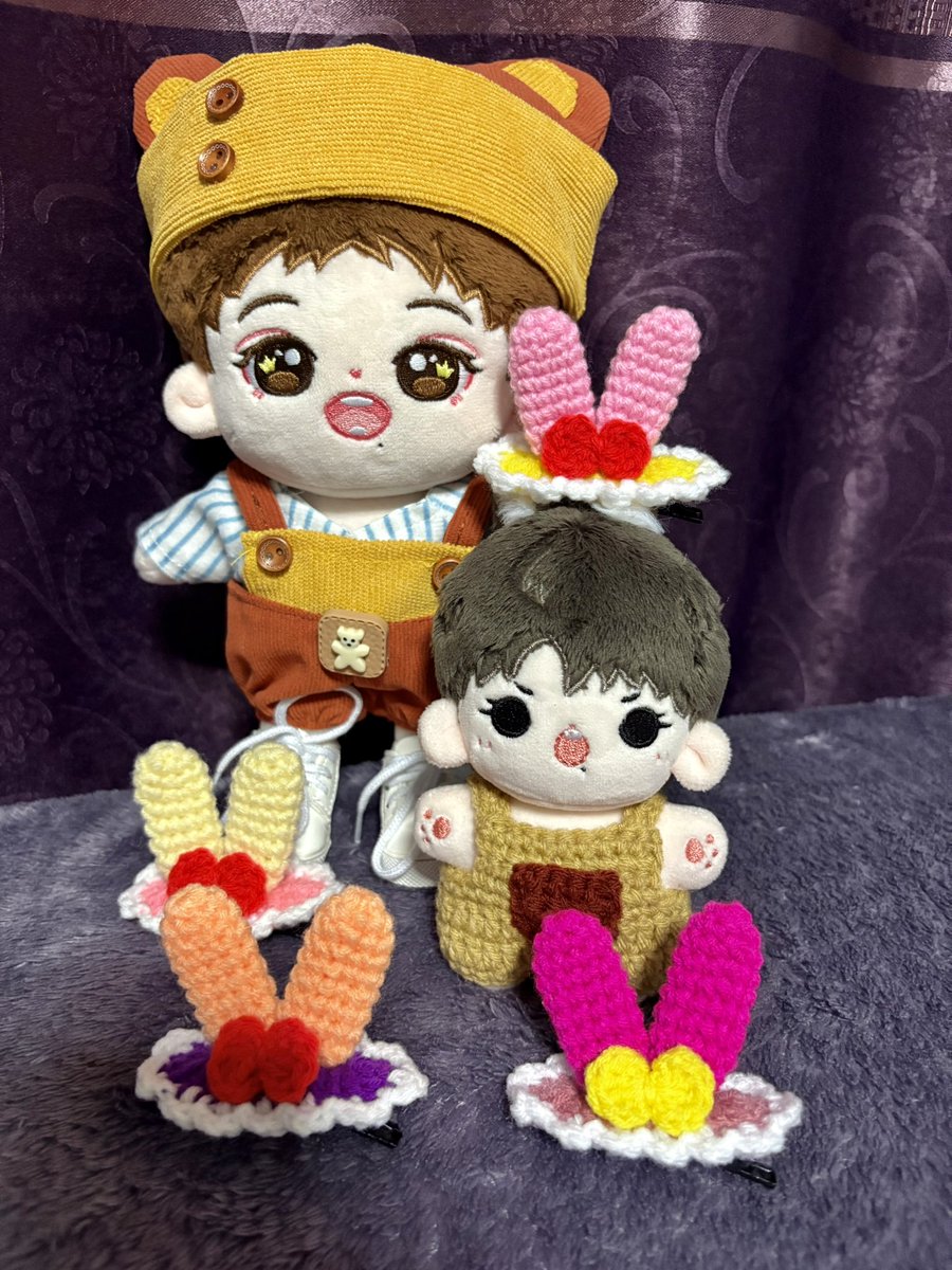 nan_kabutojung's tweet image. ของขวัญปีใหม่เล็กๆน้อยๆพาเด็กเล็กมาแจกกิ๊บหูกระต่าย🐰☺️เป็นงานฝีมือที่ทำเองอาจไม่สวยมากนะคะ
📍แจกจากรี+เมนชั่นขอรูปเซียวจ้านยิ้มหวาน 
ใส่แท๊กตามนี้ #XiaoZhan #เซียวจ้าน 
บ้านเดี่ยวบ้านคู่เชิญเลยค่ะ แจกหมดถ้าเมนชั่นไม่เกินจำนวนถ้าเกินขออนุญาตสุ่มค่ะ☺️☺️
No.แอครีของแจกนะคะ