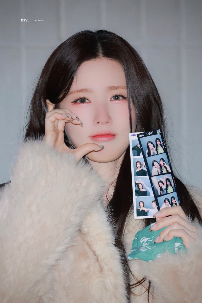 251222 💚🤍

#아이들 #idle                       
#미연 #MIYEON