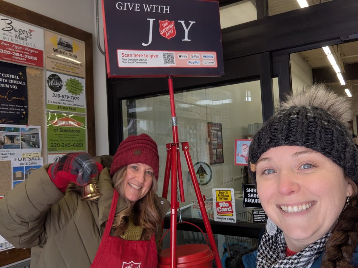 TCINS's tweet image. 🎉🎄 This holiday season, the Hinckley office was back at it again, spreading joy by ringing bells for the Salvation Army! 🔔❤️Every little bit helps. Let’s ring in the holidays together! 🤗