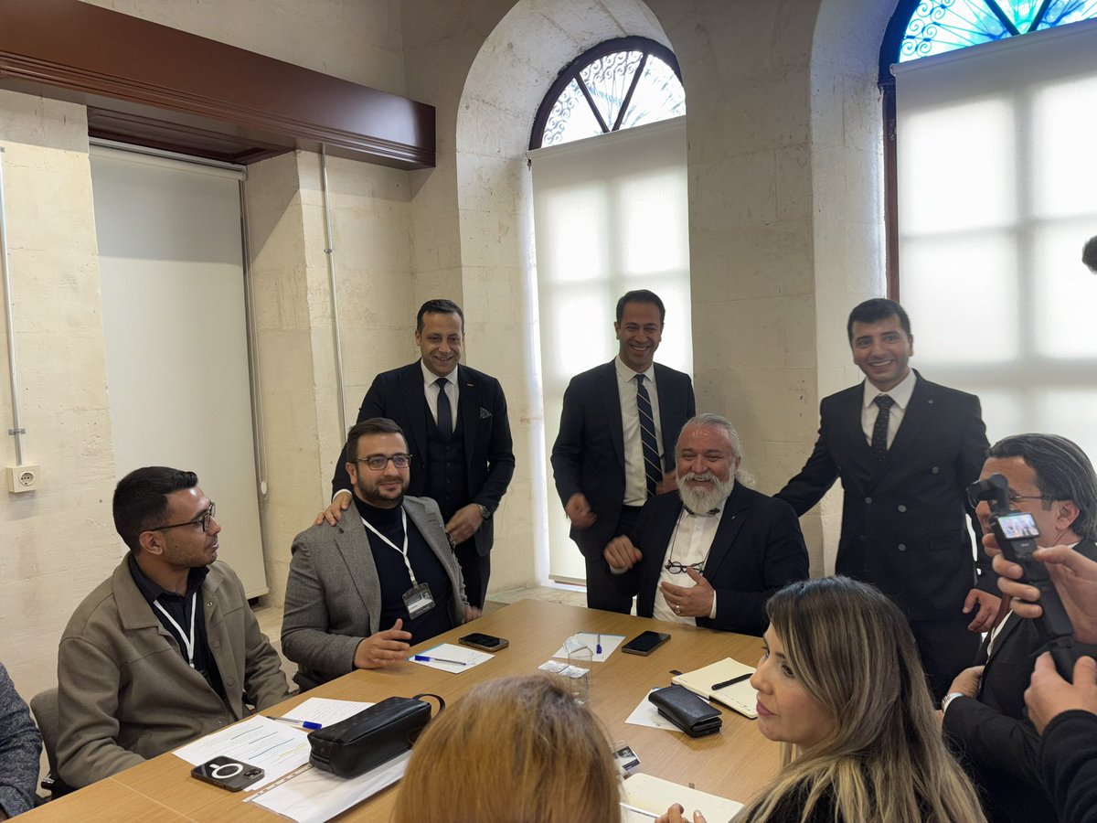 Gaziantep Seyahat Acentacılığı Güçlendirme ve Stratejik Planlama Çalıştayı’nı; sektörümüzün gelişimi ve ortak aklın güçlenmesi amacıyla hayata geçirdik.
Gaziantep Büyükşehir Belediye Başkanı Sn. Fatma Şahin, Gaziantep Kent Konseyi Başkanı Erdem Güzelbey, İl Kültür ve Turizm