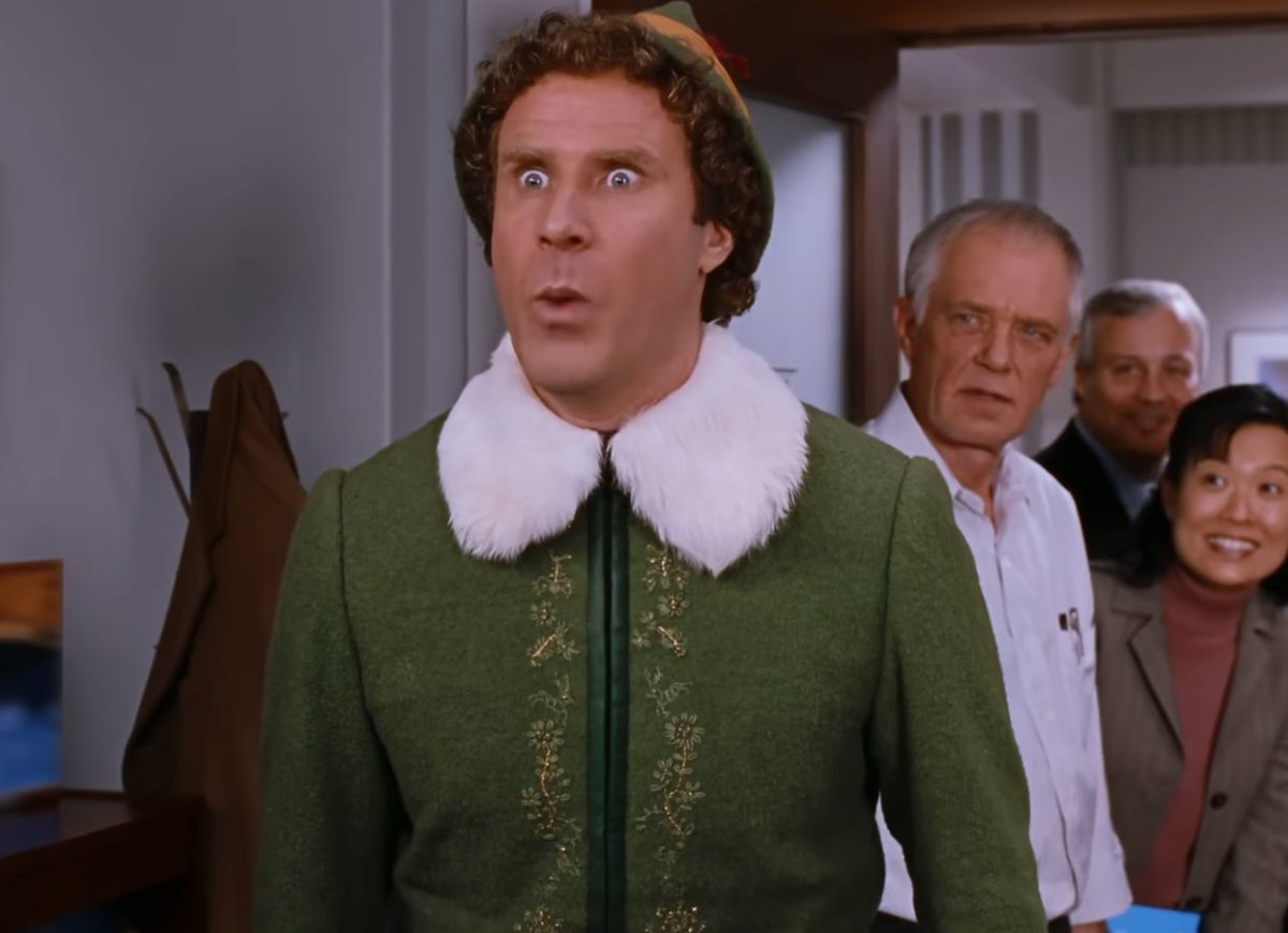 MartinFelando's tweet image. In 1990, an 8-year-old boy defended his suburban fortress against criminals.

In 2003, a man raised by elves brought North Pole innocence to Manhattan's cynical heart.

Two Christmas films, 13 years apart.

Here's what each revealed about family and the holiday spirit: