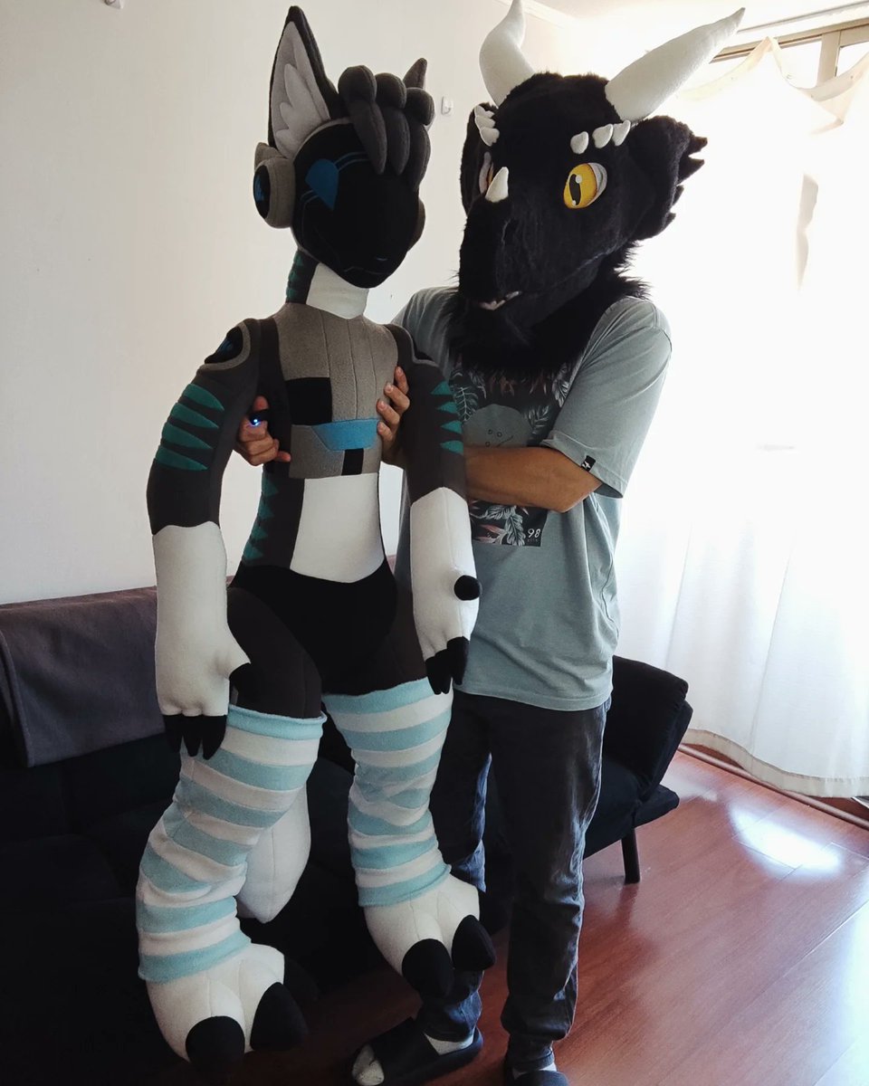 Kaizuko protogen
Commission for @kaizukosempai 
120cm XL plush.

#protogen #plush #giantplush #furry #furryfandom