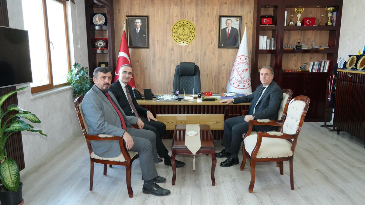 Adıyaman Denetimli Serbestlik Müdürlüğü Müdürü Taylan BEYDOĞAN ve Müdür Yardımcısı Sadi YILMAZ ile Adıyaman İl Milli Eğitim Müdürü Ali TOSUN 'a kurum ziyaretinde bulunarak kurumlar arası etkileşimi 
#Adaletbakanlığı 
#Ctekurumsal 
#denetimliserbestlikmüdürlüğü