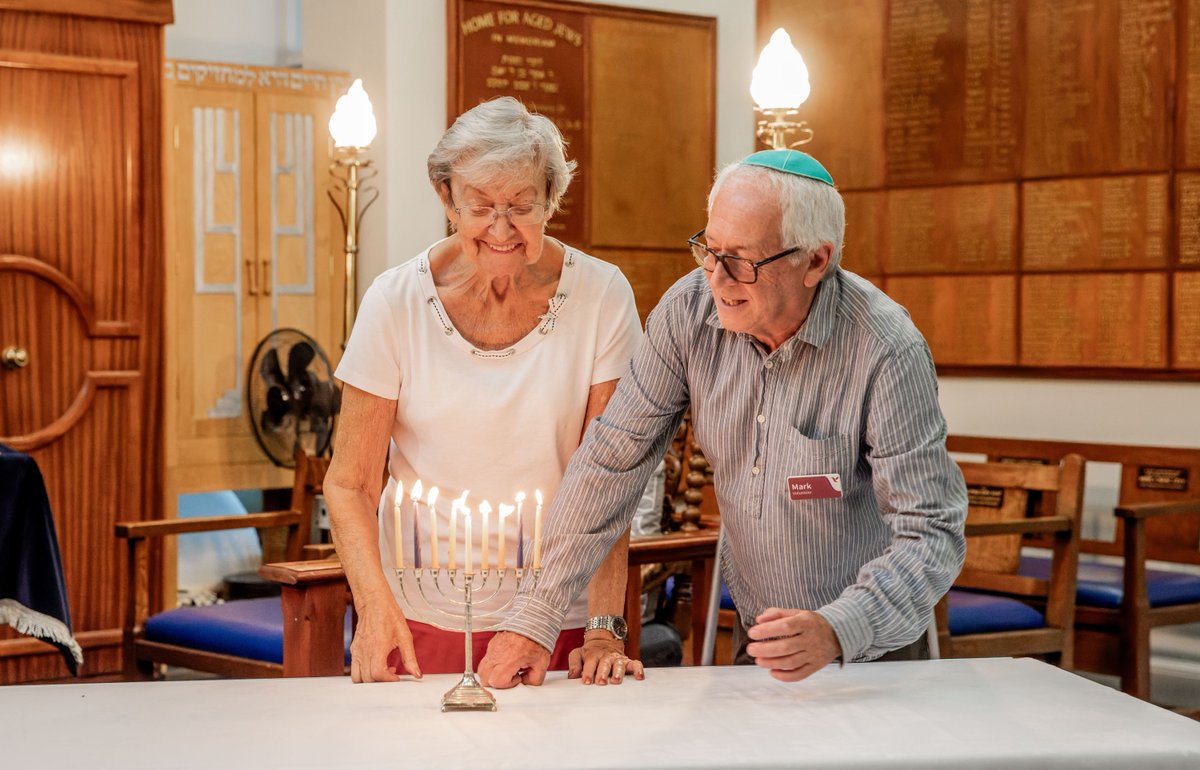 NGHHammerson's tweet image. As our Chanukah celebrations draw to a close, thanks to everyone who joined us in celebrating the Festival of Lights. Your warmth and friendship make our community truly special. 🕎 

#Chanukah #FestivalOfLights #CommunitySpirit #NightingaleHammerson