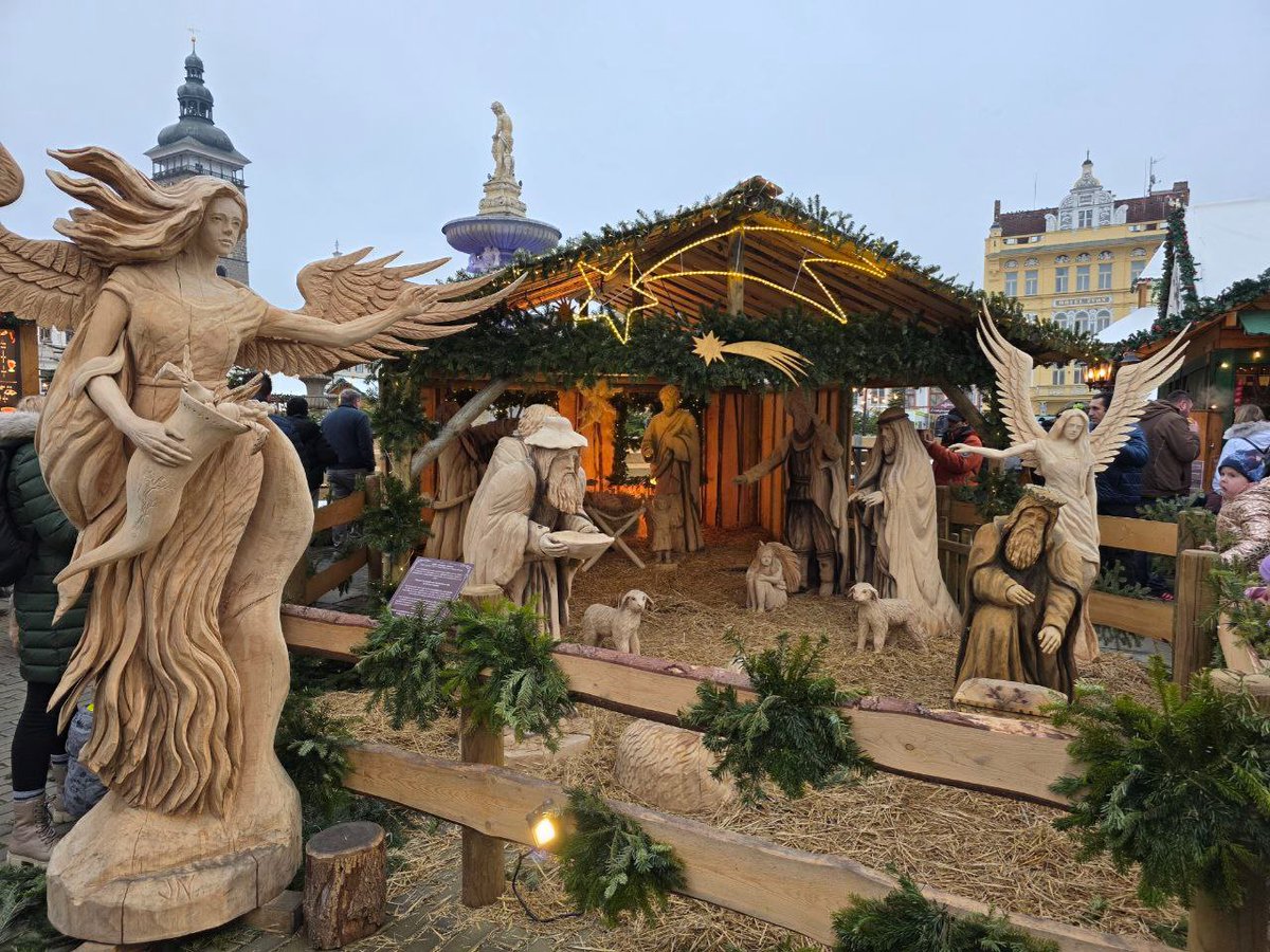 Yesterday we went to the Christmas market in Czech Budejovice in the south of the Czech Republic 💕🎄💫. It's very beautiful indeed ☺️.