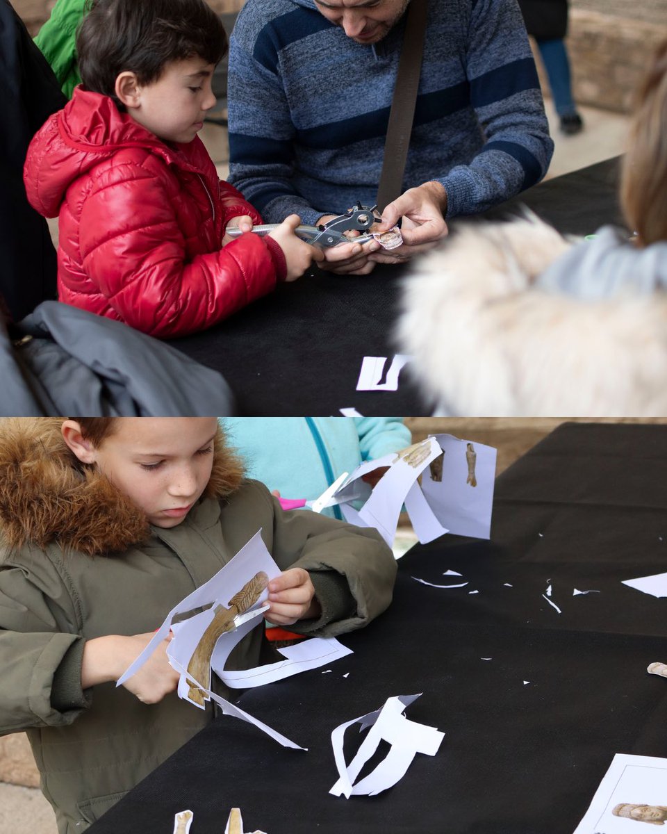 🎄 Aquest Nadal, gaudiu en família ✨
Temps per parar, compartir i crear plegats 💛

Des del MNAT us proposem activitats per fer a casa i viure el món romà en família, mentre compartiu moments plens de descoberta i diversió 🏺

Totes les activitats:
👉 mnat.cat/activitats-en-…