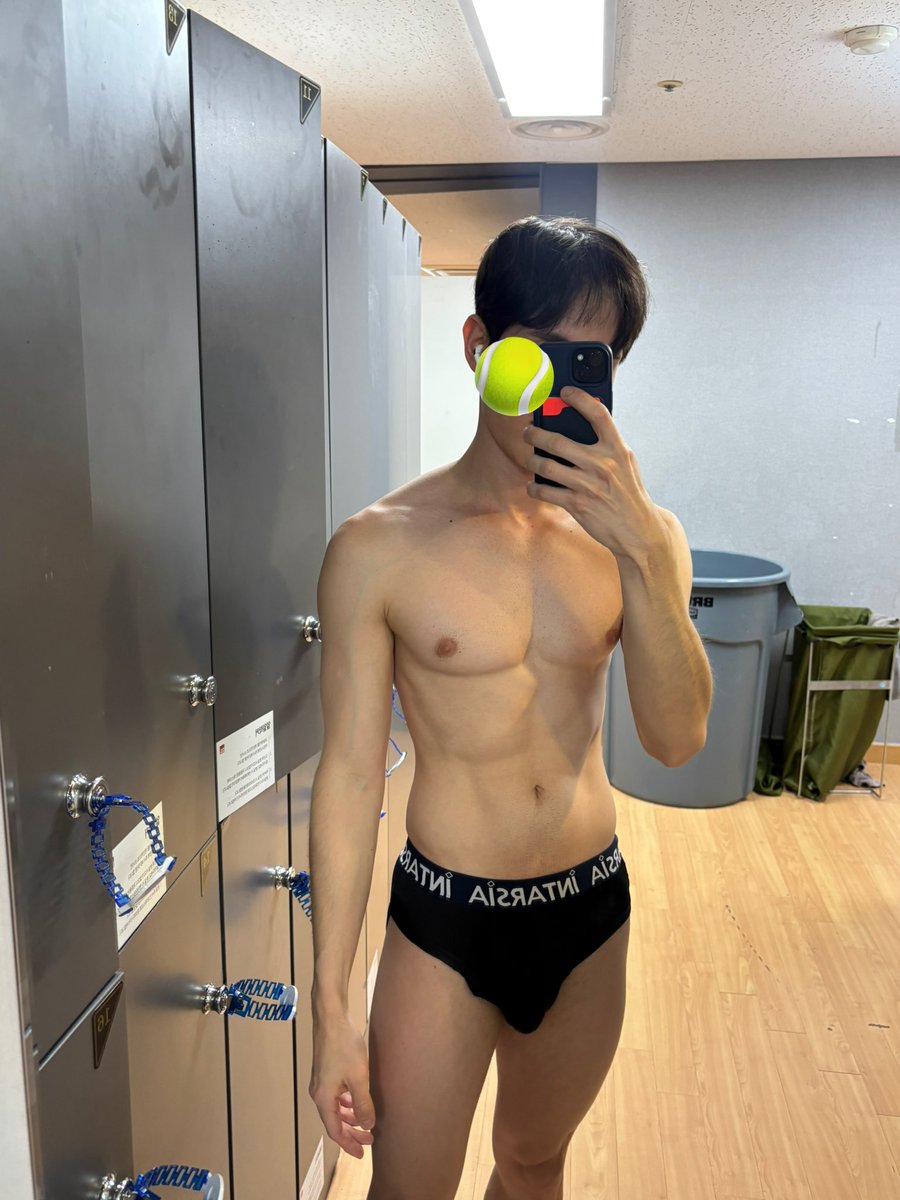 undong_ditto's tweet photo. 가슴 커진 것 같아요 https://t.co/2LuKSRdRjS
