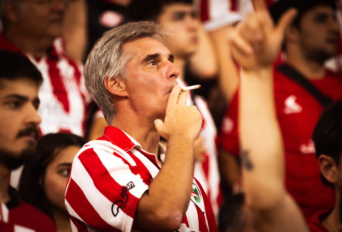 Le saqué esta foto en la cancha el otro día, no sé quién es pero cine. Viajamos, salimos campeones dos veces y nos volvimo