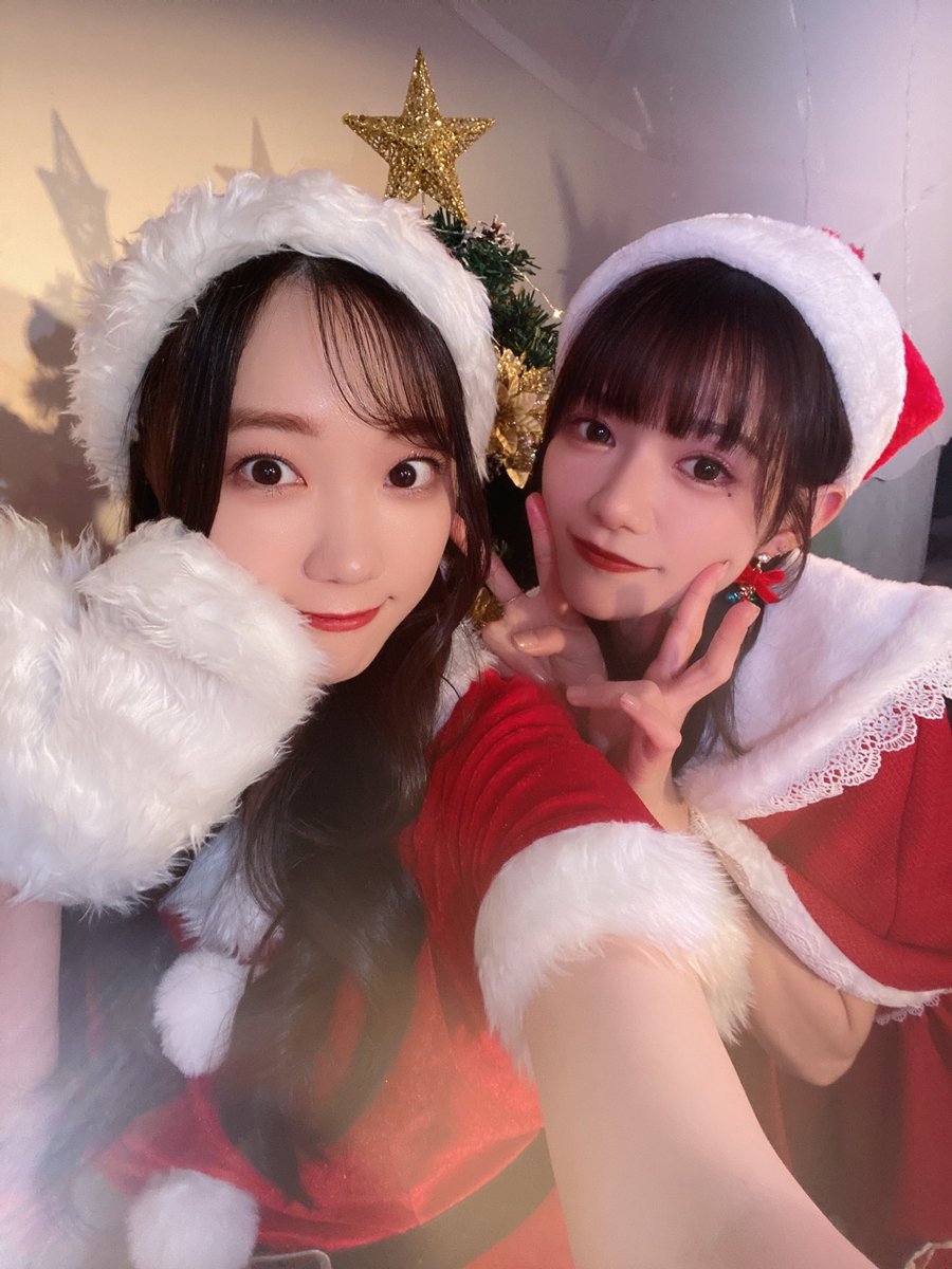 NANA Birthday LIVEありがとうございました🤍こうやってななちゃんのお誕生日をLIVEで祝えるの、とってもしあわせだなあ☺️呼んでくれてありがとう！ずっとだいすき！今日の演者さんみんなりさもすきな人たちで楽しかったなあ🥰年内ラストLIVE、会いに来てくれてプレゼント受け取ってくれてありがとう🎅🏼