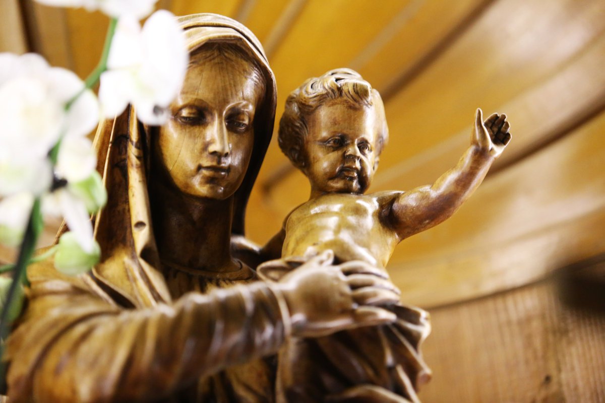 Uroczystość Świętej Bożej Rodzicielki Maryi

#BibliaNaDziś: "Lecz Maryja zachowywała wszystkie te sprawy i rozważała je w swoim sercu. A pasterze wrócili, wielbiąc i wysławiając Boga za wszystko, co słyszeli i widzieli, jak im to zostało przedtem powiedziane" (Łk 2, 16-21).