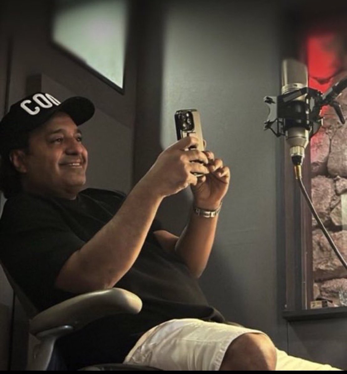 nono74670259's tweet image. هلابك حبيبي وروحي فديت صوتك فديت يومك اللي تغرد وتغني وتمسي وتصبح فيه ♥️
لاعدمت وجودك♥️
ابحرت معاك ♥️♥️♥️♥️♥️♥️