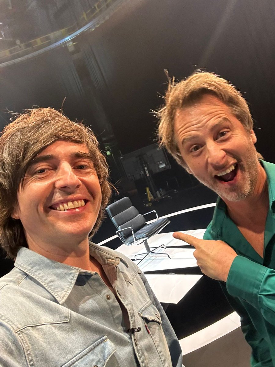 Danny Robins tweet media