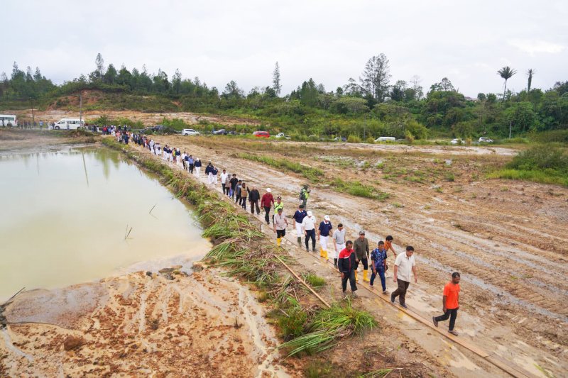 IndoPopBase's tweet image. Buddha Tzu Chi Indonesia Foundation rolls out 2,500 permanent homes as relief across Aceh, North Sumatra, and West Sumatra.

(tzuchi.or.id/read-berita/tz…)