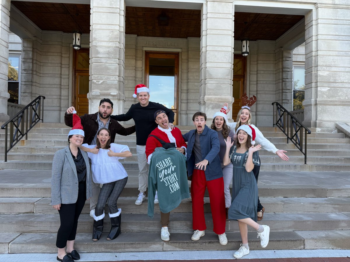 sysdotcom's tweet image. Wishing you a Merry Christmas from the Share Your Story team! 😄❤️💫