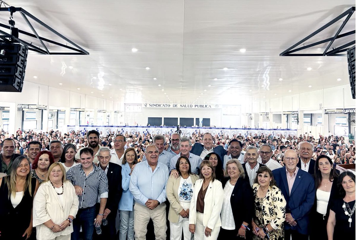 #SALUDPUBLICA #ASUNCION de la nueva CD SSP PBA 2025-2029 encabezada por su SG reelecto Miguel ZUBIETA, en un acto realizado en el Complejo Deportivo “8 de Marzo” con la presencia del SG de FATSA Héctor DAER. 
<a href="/SindicatoDSalud/">Sindicato de Salud</a> <a href="/vascozubieta/">Zubieta Miguel Angel</a> <a href="/SanidadArg/">FATSA</a>  
facebook.com/share/p/1AZz3f…