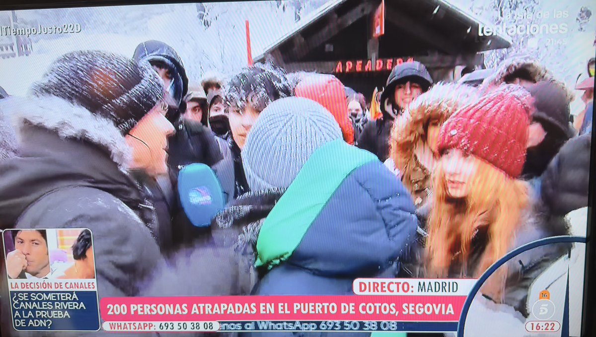 Mucha precaución en la montaña, y muy importante, enterarse de las frecuencias de los buses.
Comonbien explica <a href="/VentaMarcelino/">Venta Marcelino</a>, hay un bus de bajada a las 11, y hasta las 16:30 no hay otro.

Luego pasa lo que pasa...

"200 personas atrapadas en el Puerto de Cotos, Segovia"