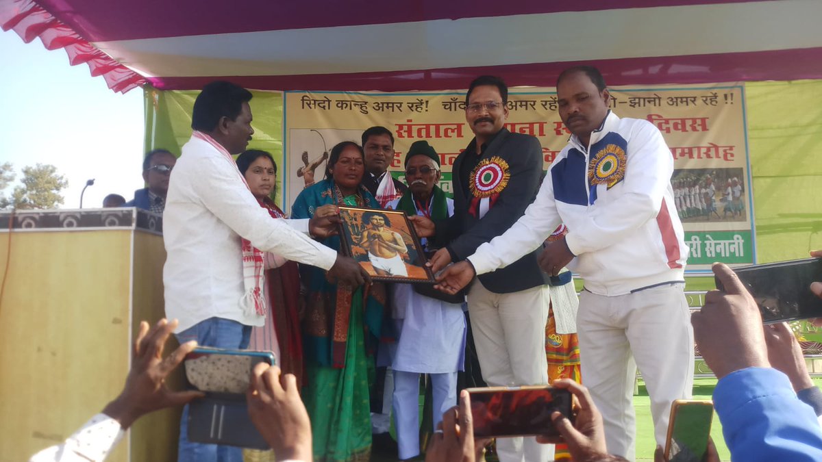 ajinkyabankar's tweet image. संताल परगना स्थापना दिवस: #Dec22

जोहार,
संथाल परगना सेतेप महा आर संताली पारसी महा 
रेयाक् सनाम को जोहार आर सगुन सेचेत।💐💐

#scheduledlanguage #santhali
#संथाल_परगना #संथाली #Jharkhand