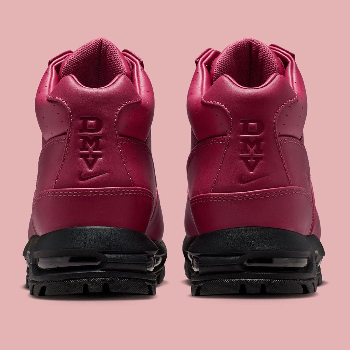 SneakerNews's tweet image. DMV STAND UP

Nike is dropping an Air Max Goadome "Cherry Blossoms" in 2026 🌸 

Official images &amp;gt;&amp;gt; buff.ly/WBZeVmW