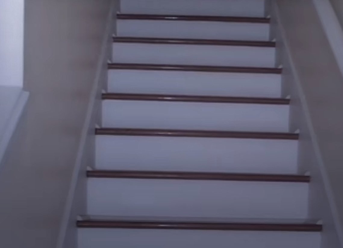 VishnuBathla's tweet image. the lights are on but nobodys home