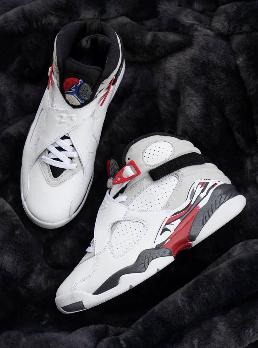 SNKR_TWITR tweet media