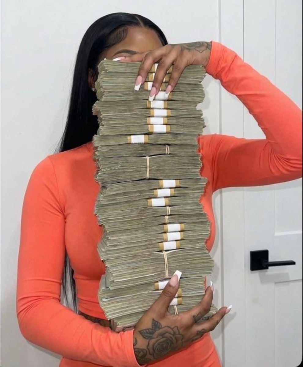 layxsnv's tweet image. It’s stack season all 2026 💰🥂💪🏾💕
