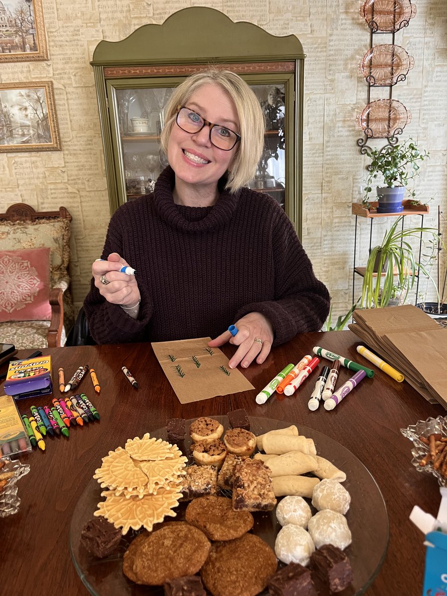 JetCoSolutions's tweet photo. Giving back is a part of who we are. At JetCo, we support our employees with paid volunteer hours because making an impact goes beyond business. Recently, Suzanne and Lara gathered to support Kids Food Basket and help them provide meals this holiday season. https://t.co/nKNIsY23cS