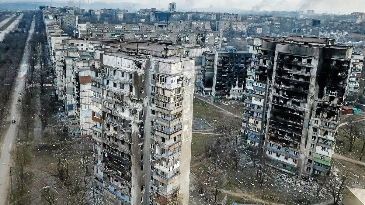 Tak, uśmiecham się.

Dlatego że 18 zł za rok (sic) to absurdalnie niska kwota za dopilnowanie aby Białystok czy Olsztyn nie zostały "wyzwolone" jak Mariupol.