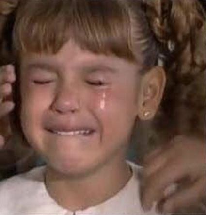 cardgani's tweet image. basta, lo peor de todo no es que se nos vaya la burrita burrona, si no que ella y turbulence se pelearon