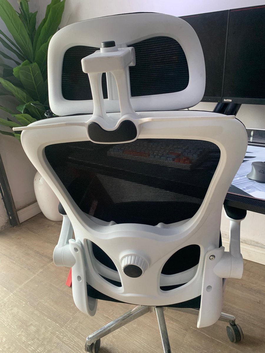 Samtopgadgets's tweet image. Thank you @MunaPRR for getting your workspace setup from Samtop gadgets🤝🏾👽💚