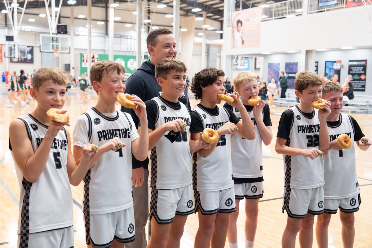 INPrimetime's tweet image. donuts deserved 🍩💍

@IYBLeague champions!