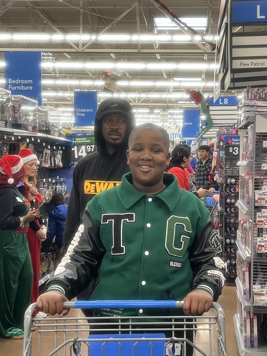 🚓🎄 Shop with a Cop was about more than shopping—it was about connection, trust, and making Christmas dreams come true. Thank you to our OPFW mentors and FWPD for showing up with heart. 💙 #ShopWithACop #OPFW