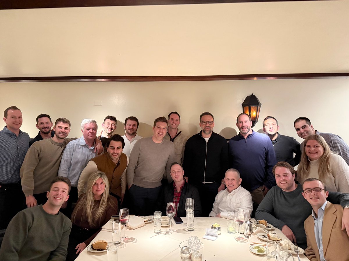 InterraRealty's tweet image. Celebrating the season with the best team around! Cheers to another great year!🥂