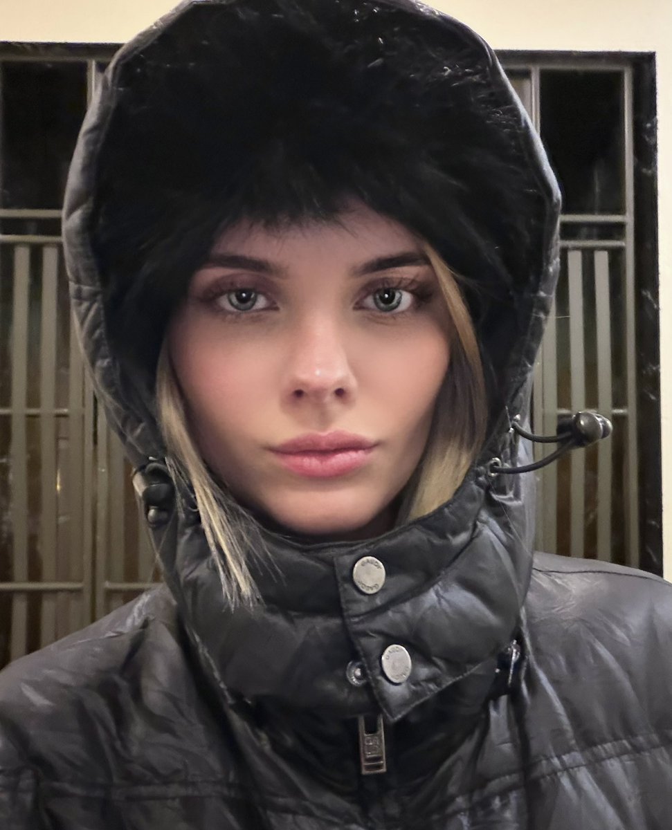 Goddess May ♛ tweet media