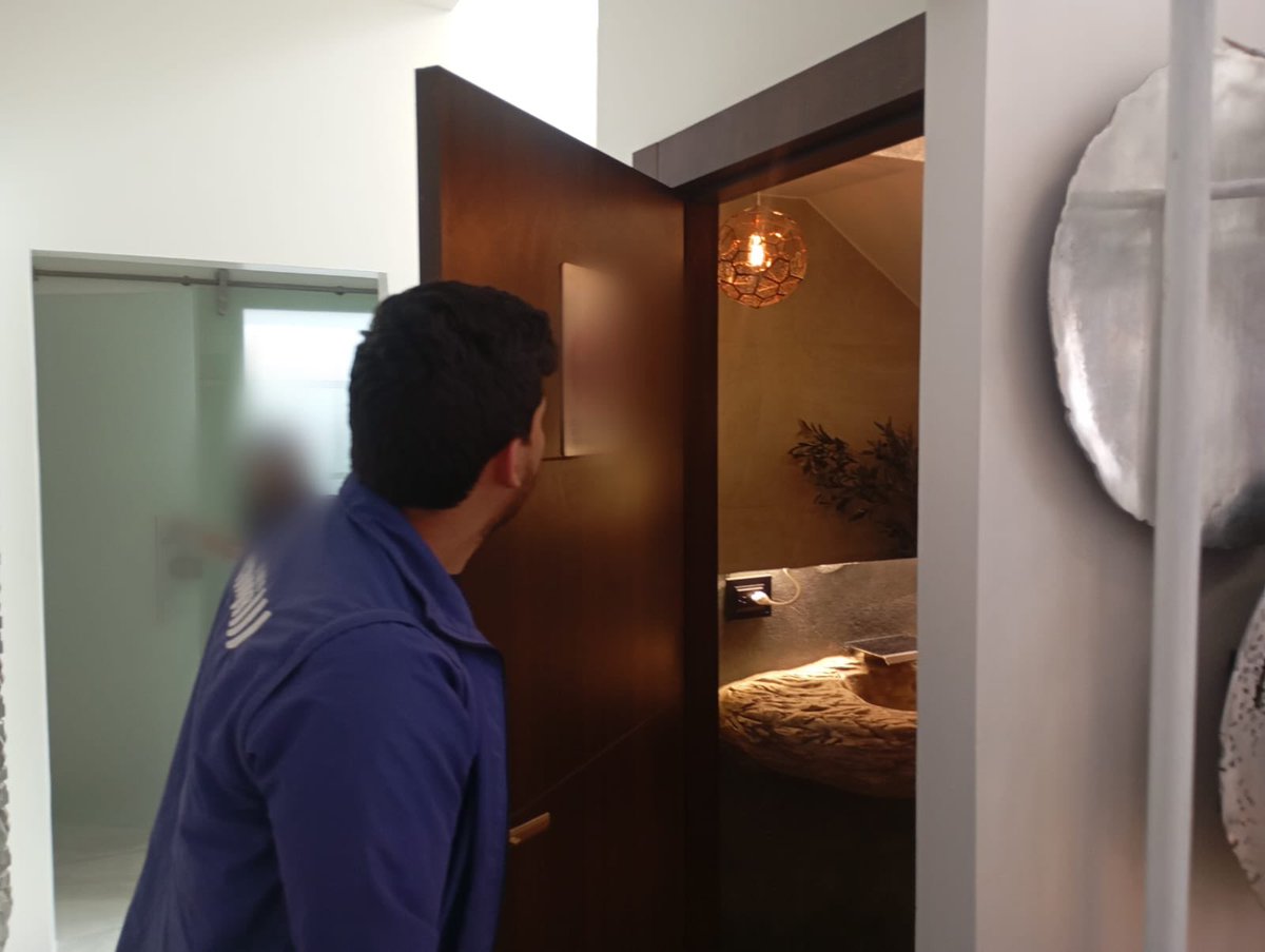 Acess_Ec's tweet image. #Portoviejo | 📍 Junto a @Arcsa_Ec realizamos controles sanitarios a centros estéticos.
La #ACESS, en el marco de sus competencias, verificó que no se realicen procedimientos invasivos.
Fortalecemos el trabajo interinstitucional por la seguridad del paciente.