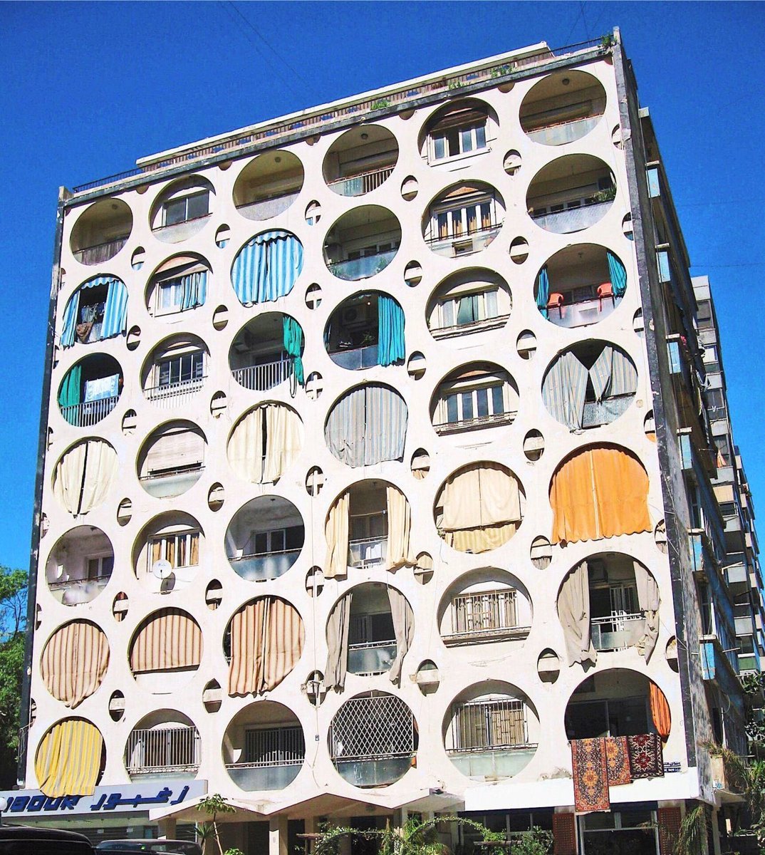 menavisualss's tweet image. A building in Beirut, Lebanon 🇱🇧