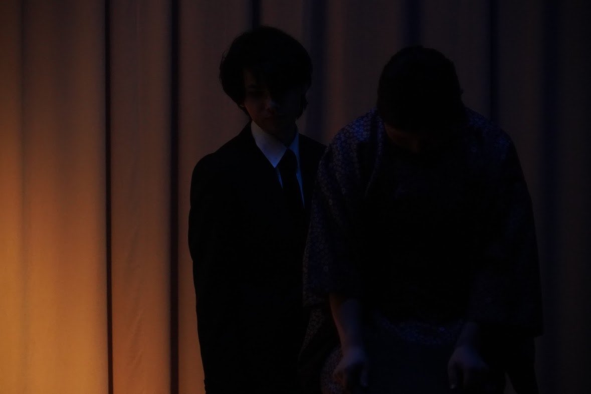 fO4vHeHPAuCL7Vc's tweet photo. 今年の振り返り　2段目
3月　劇団通勤快速♾️『死神/髑髏舞』
大学時の先輩、同期、後輩と行った公演。死神と医者の両役を楽しくやらせていただきました。
二役とも、意味合いは違えど、終わりを告げる人であり、面白かったです。 https://t.co/LUKZVfSZga