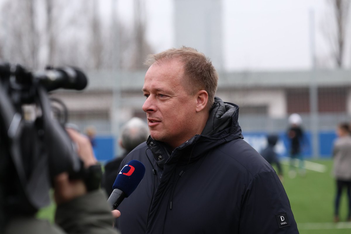 Mám obrovskou radost, že se nám ještě před koncem letošního roku podařilo otevřít další FIFA Arénu! Tentokrát jsme vyrazili do Českého Těšína, který se stal druhým městem v České republice, kde si mohou děti volně zahrát fotbal. Těším se, že v roce 2026 přibydou na seznamu další