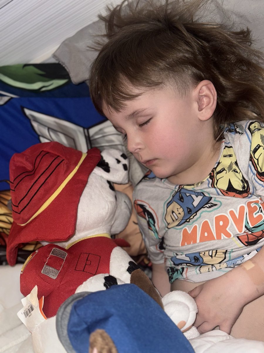 lizzsidoli's tweet photo. My baby is home, but the fight isn’t over yet. Please friends keep your babies safe.
My son spent 6 days in Cheo 2 in PICU because he caught influenza A virus &amp; RSV that eventually turned into pneumonia. Ontop of all that he is asthmatic . 

Thank you to the amazing staff @CHEO https://t.co/q5VWoRghyK