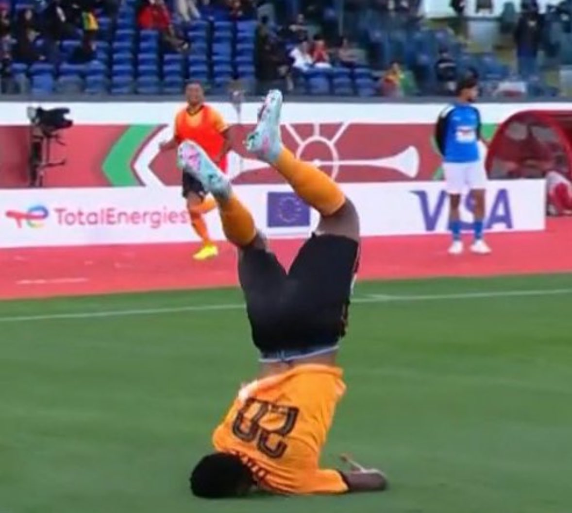 StokeyyG2's tweet image. Day 2 of AFCON and we’ve already got an all timer meme 😭😭😭