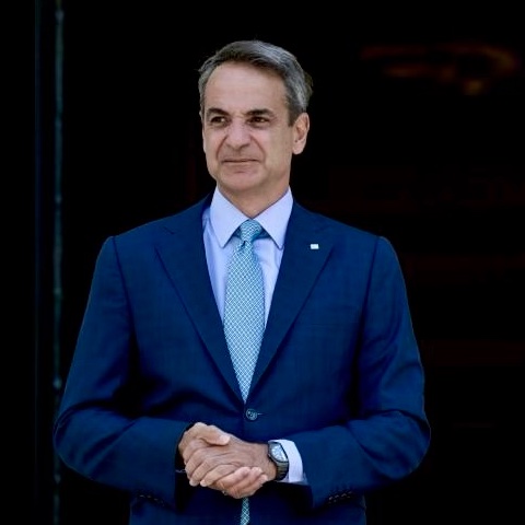 Πόσο ανθρωπάκι πρέπει να είσαι για να στείλεις το ΣΔΟΕ στο σύλλογο των γονέων που η κυβέρνηση σου τους σκότωσε τα παιδιά ; Πόσο απάνθρωπος πρέπει να είσαι ; Πόσο κτήνος ;
Πόσο ένοχος…
#τεμπη_εγκλημα #Καρυστιανου #ΣΔΟΕ #Μητσοτάκης