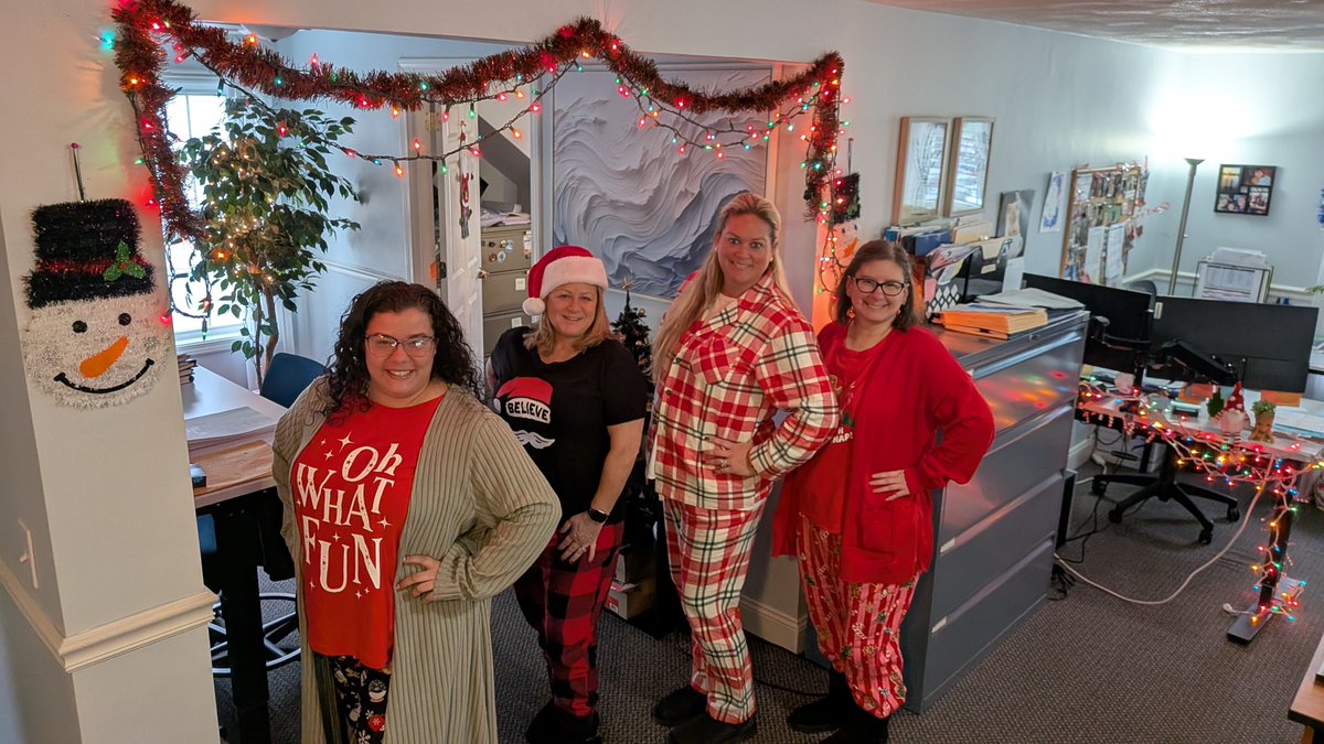 OSBehavioral's tweet photo. 🎄Ocean State Behavioral wrapped up Spirit Week on Friday with Pajama Day 😴

A cozy, comfortable way to close out a fun week and head into the holiday season, sleepy vibes included! https://t.co/u2lGht6hjI