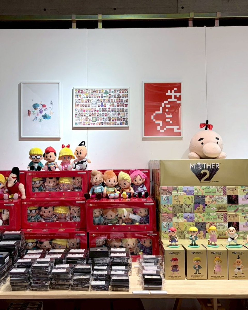 EarthBoundCafe's tweet image. 🌏 Ecco alcune immagini direttamente dalla nuova mostra/pop-up store Hobonichi I Regali di Mother!

📷 Sarà possibile visitarla e fare acquisti dal 18 dicembre al 25 gennaio presso @tobichi_1101

#EarthBound #Mother2 #Mother3 #Mother1 #Nintendo #マザー2 #Hobonichi