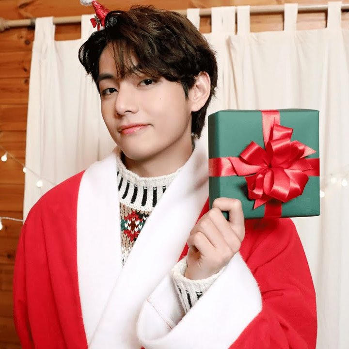 iHeartRadio's tweet image. Blessing your timelines with a very special Christmas delivery ❤️🎁 #V 

⏯️ Listen to Christmas Pop: ihr.fm/XmasPopX