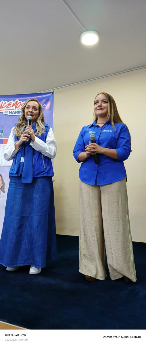 MariaPastora_p's tweet photo. En Nariño vivimos la gran fiesta azul miraísta, acompañados de nuestra senadora @anapaolaagudelo del @partidomira, reafirmando el compromiso con los valores, la participación y el trabajo por nuestras comunidades.
#AvanzamosNariño #MIRAPresente #CompromisoConLaGente #partidomira https://t.co/KBAmcudGzB