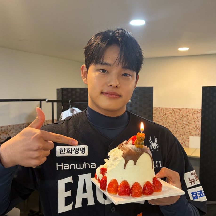 거짓말｡｡｡｡｡｡｡｡｡｡｡｡｡｡｡｡｡｡｡｡｡🧎🏻‍♀️🧎🏻‍♀️
우리 푸짐이 생일축하해 💕🧡❤️🩷💗💝❤️